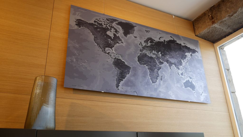 Mappemonde métallique en aluminium brossé – Image 6