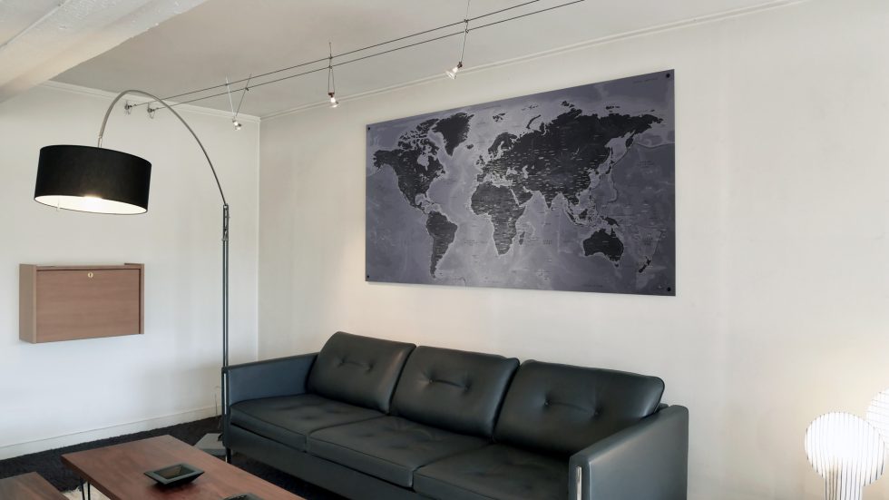 Mappemonde métallique en aluminium brossé – Image 8